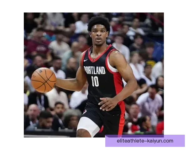 亨德森本赛季助攻数据表现稳健，持续提升中场组织能力